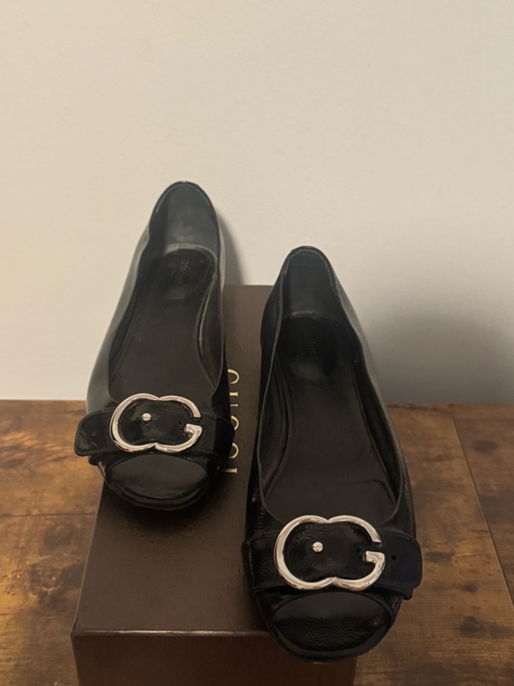 Gucci Black Patent Peep-Toe Flats with Silver G Buckle Size 40